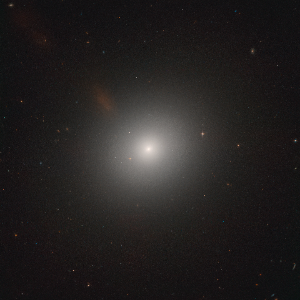 M105, a giant elliptical galaxy anchoring the M96 Group